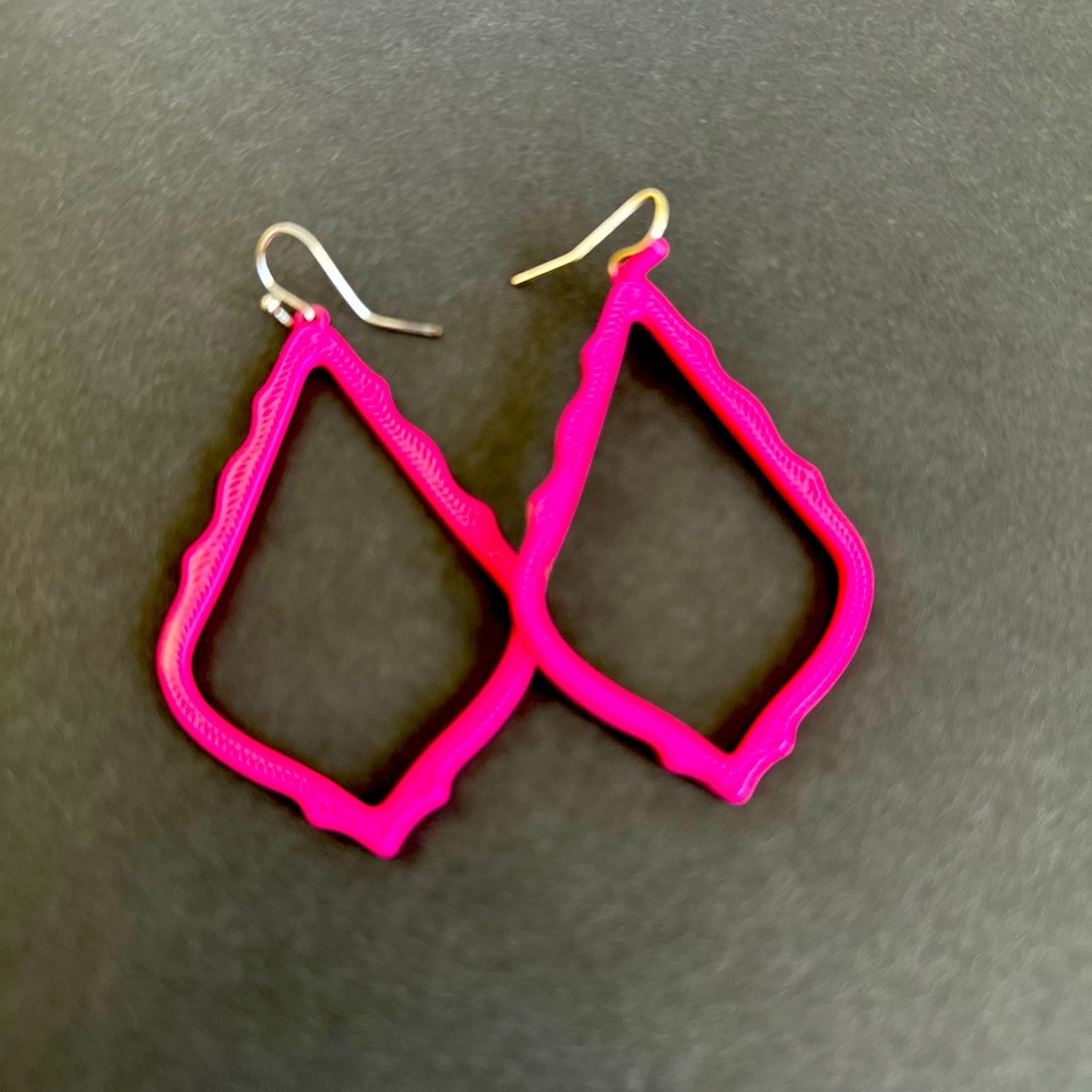 Kendra Scott Sophee drop earrings in #Barbie Pink